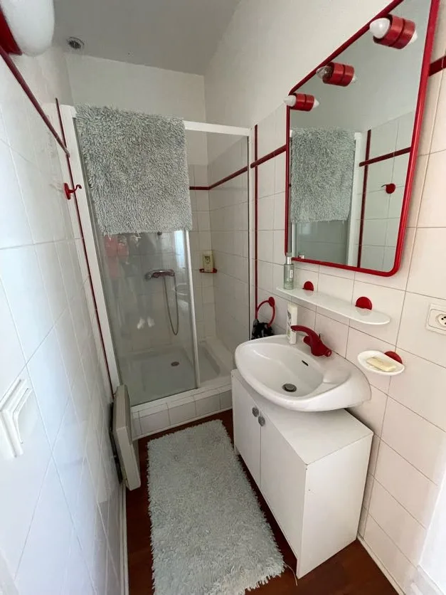 Salle de bain d'origine avant travaux