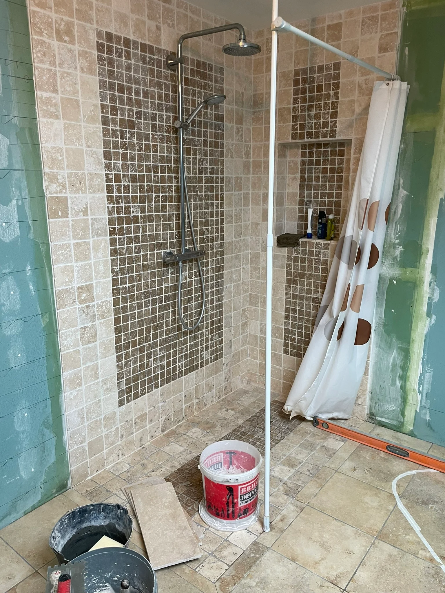 Salle de bain d'origine avant travaux
